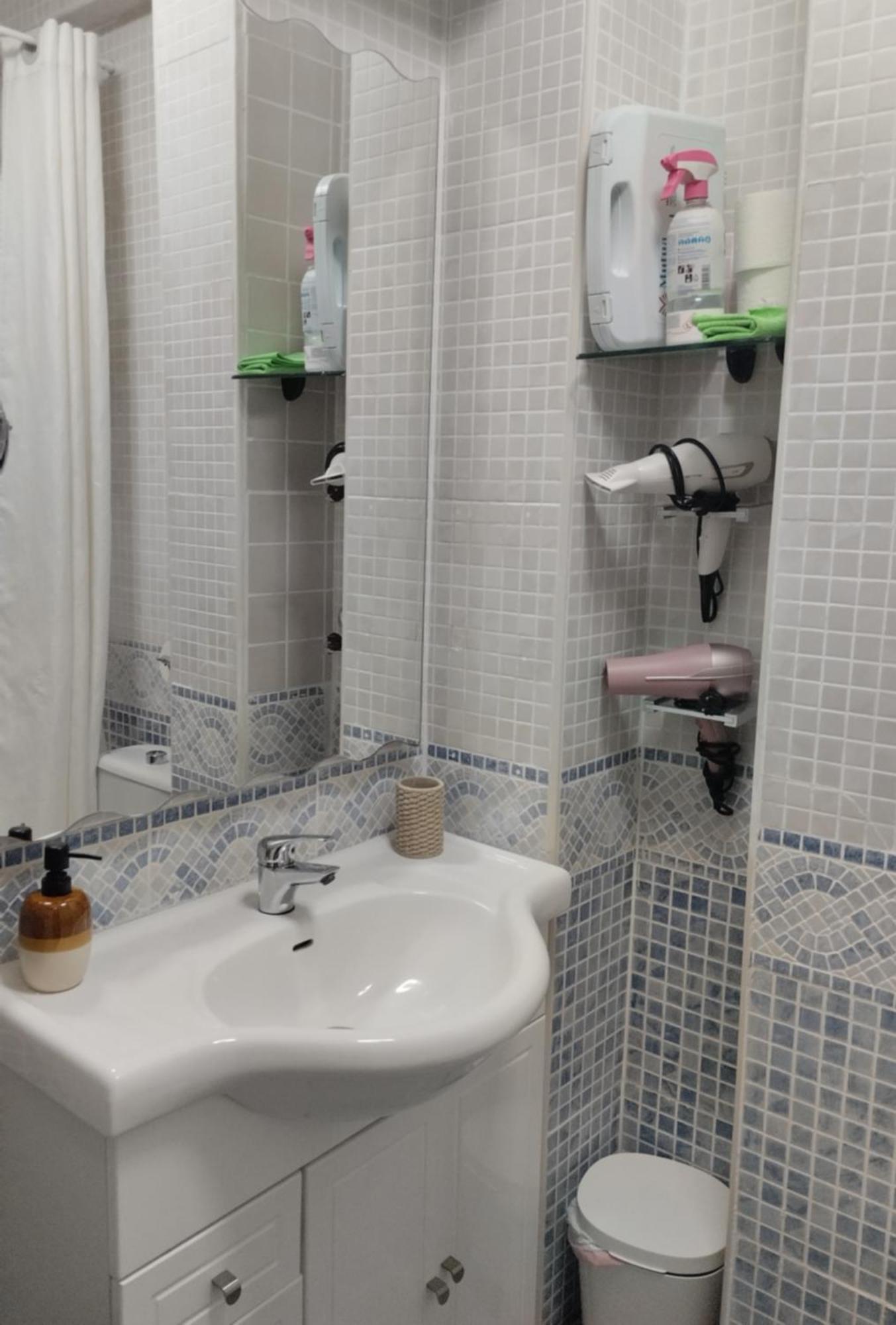Habitaciones Individuales En Apartamento マドリード エクステリア 写真