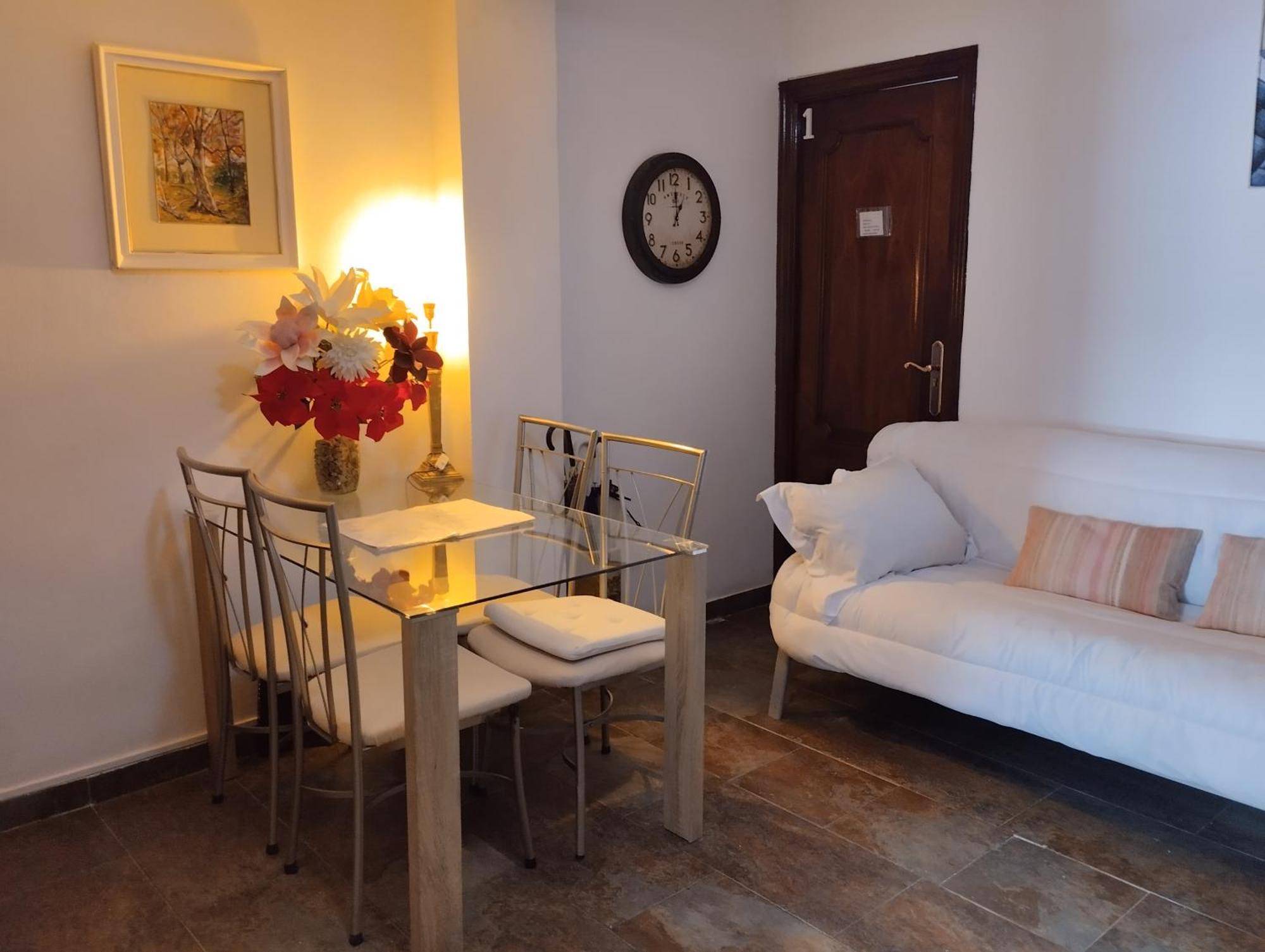 Habitaciones Individuales En Apartamento マドリード エクステリア 写真