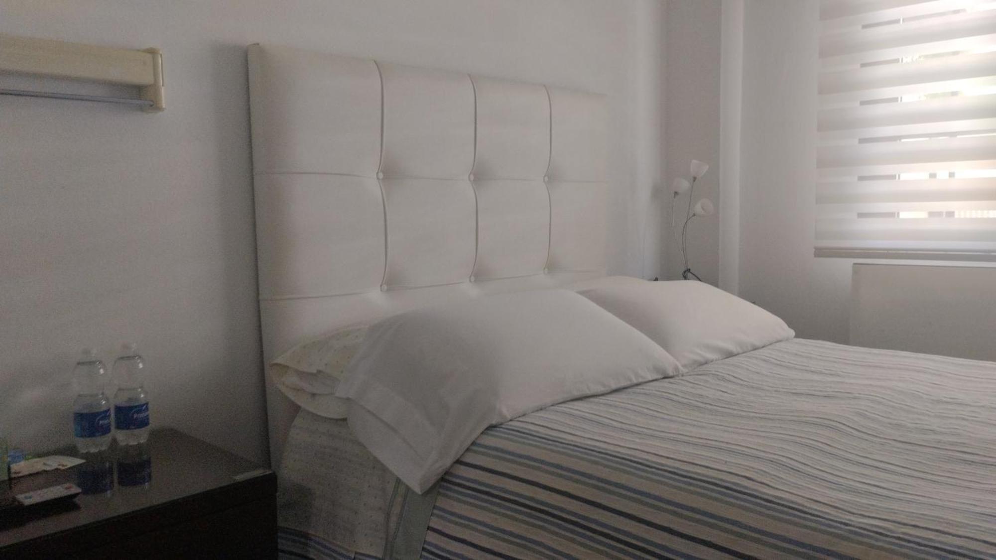 Habitaciones Individuales En Apartamento マドリード エクステリア 写真