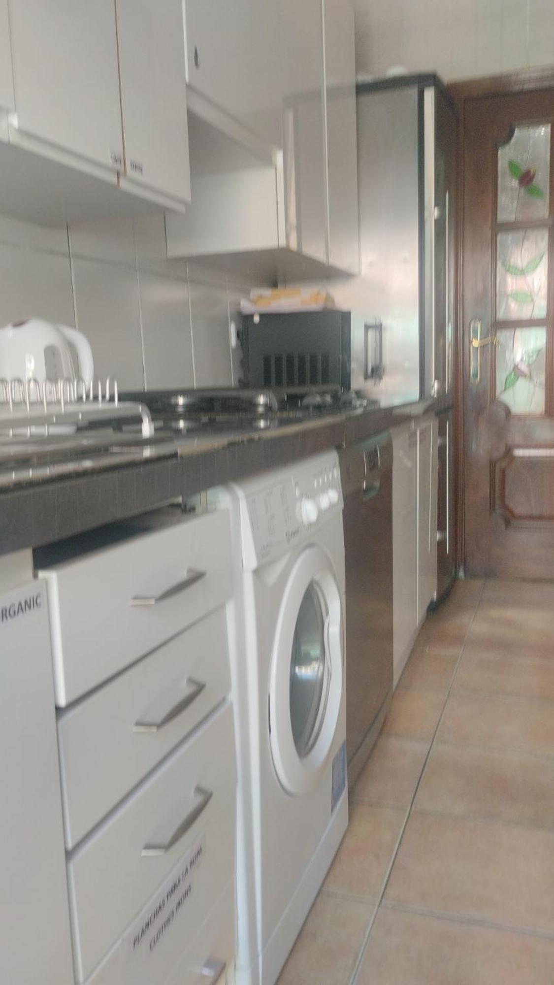 Habitaciones Individuales En Apartamento マドリード エクステリア 写真
