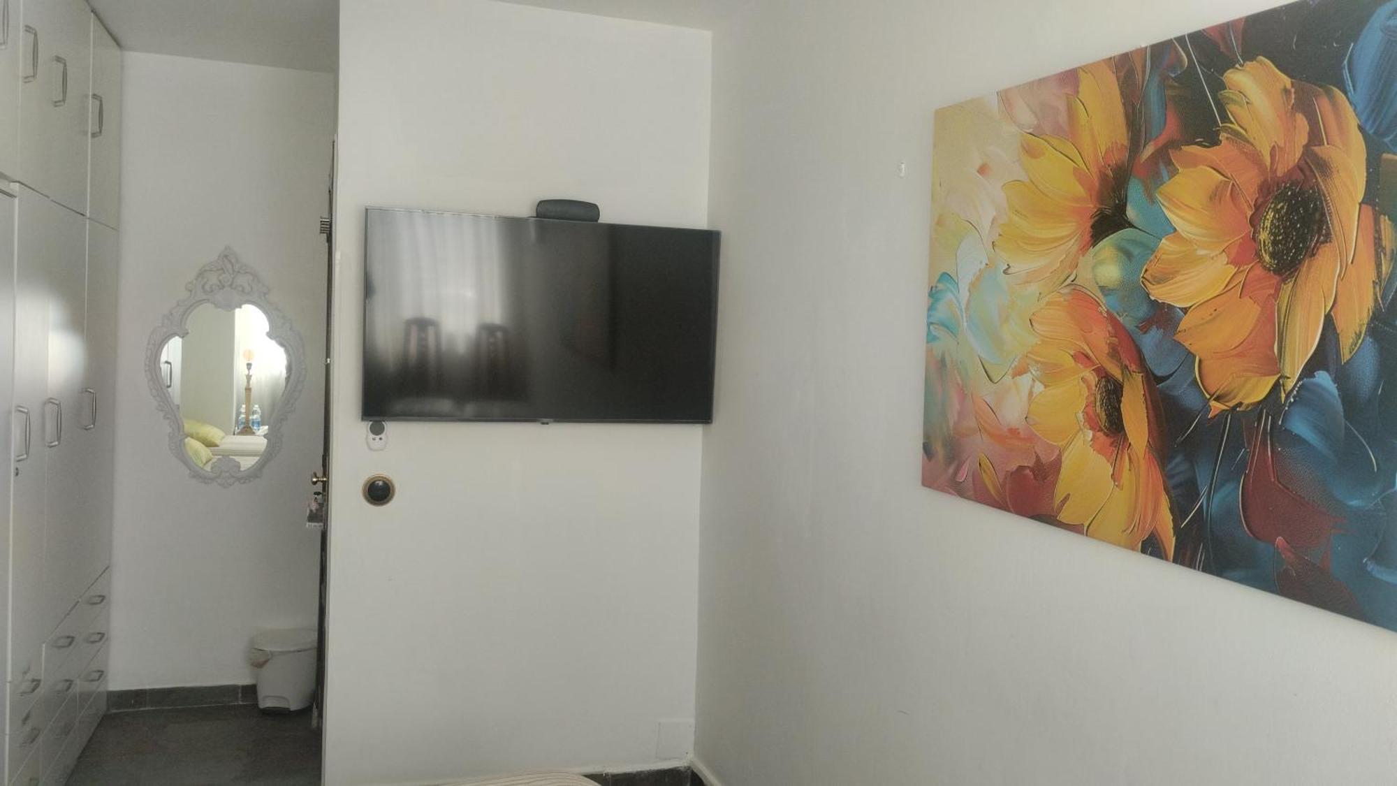 Habitaciones Individuales En Apartamento マドリード エクステリア 写真