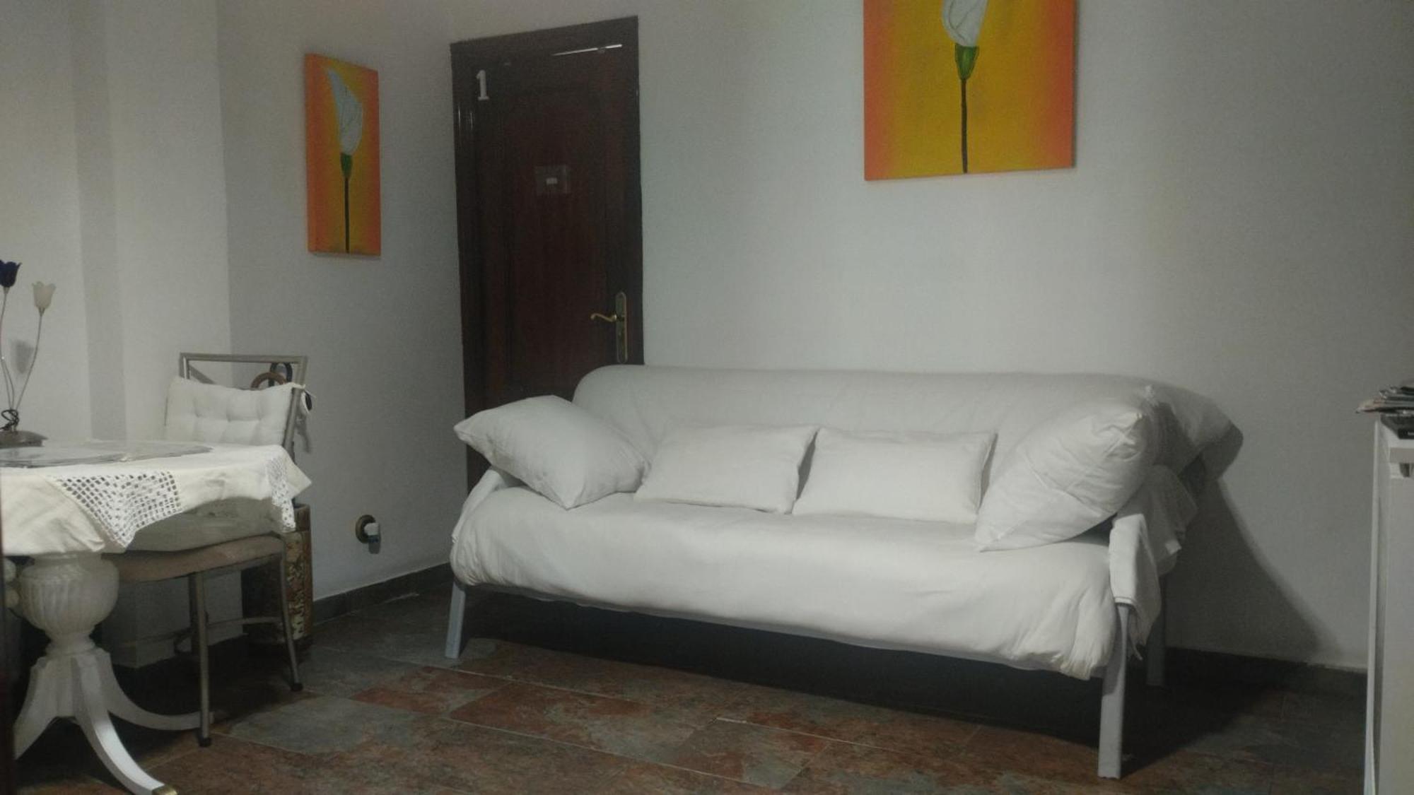 Habitaciones Individuales En Apartamento マドリード エクステリア 写真